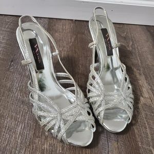 Nina open toe glittery silver heels Size 8.5